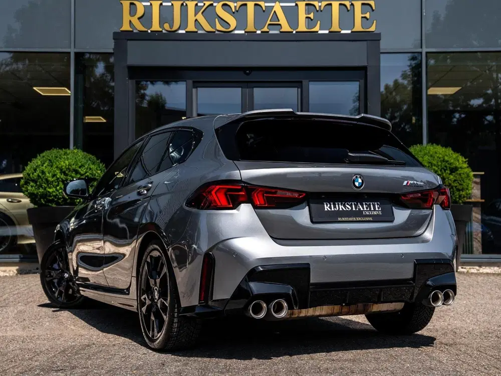BMW 1-serie M135 xDrive uit 2024, foto 9