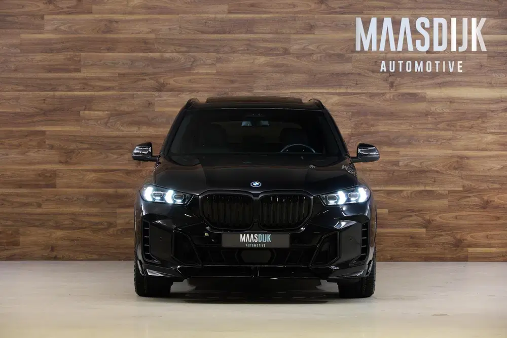 BMW X5 xDrive50e M-Sport uit 2023, foto 2