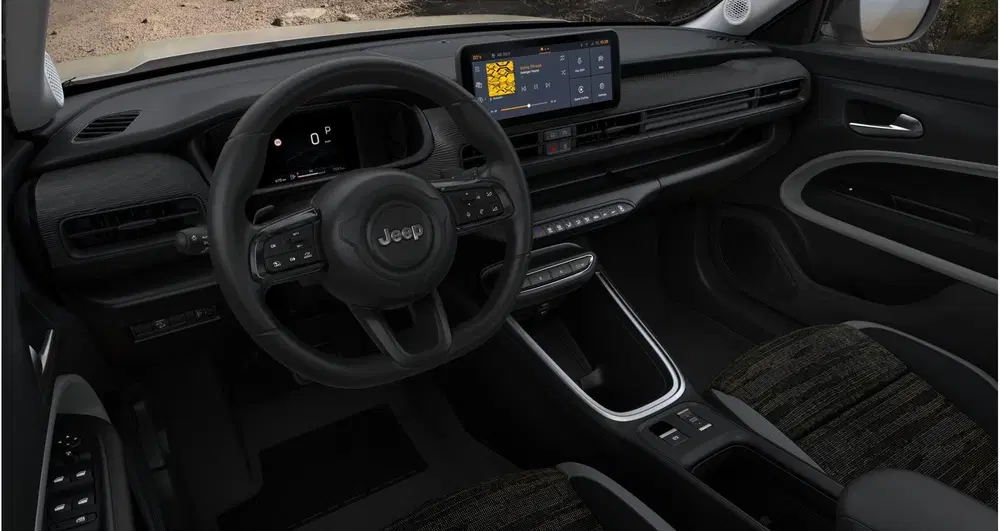Jeep Avenger 1.2 e-Hybrid Longitude uit 2025, foto 8
