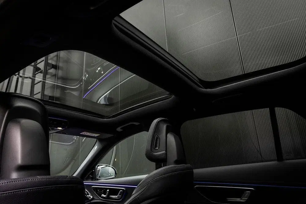 Mercedes-Benz E-Klasse 300 e Exclusive Line uit 2025, foto 12