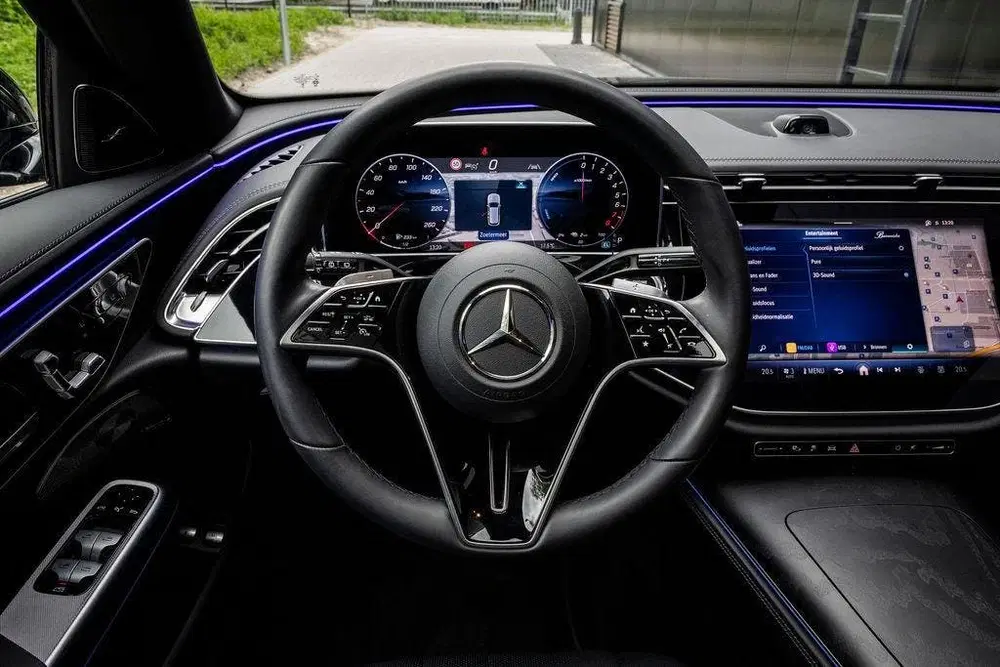 Mercedes-Benz E-Klasse 300 e Exclusive Line uit 2025, foto 13