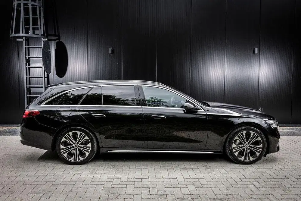 Mercedes-Benz E-Klasse 300 e Exclusive Line uit 2025, foto 5