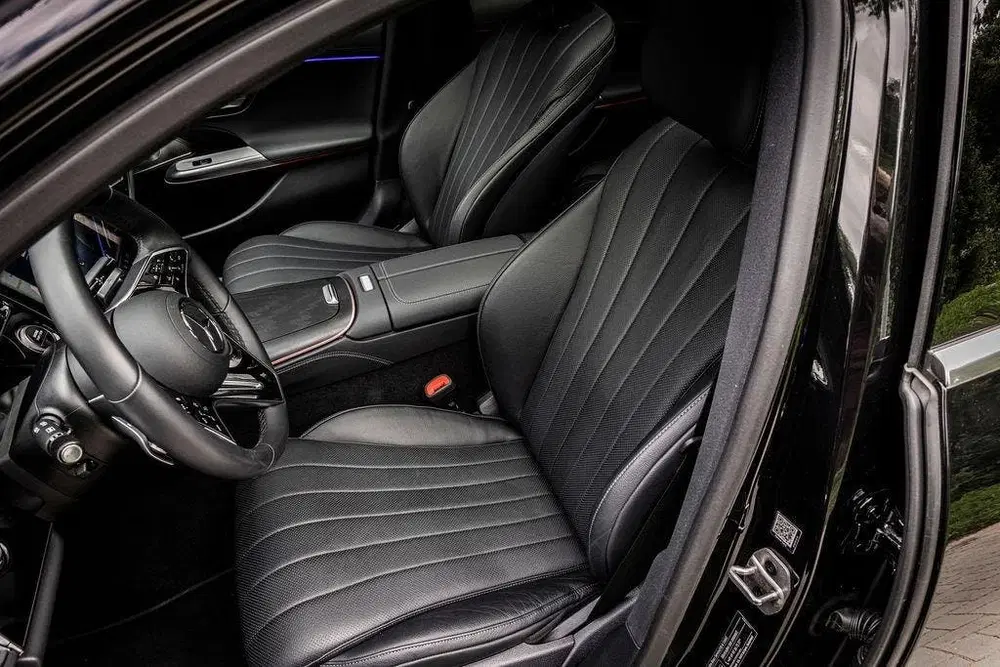 Mercedes-Benz E-Klasse 300 e Exclusive Line uit 2025, foto 7