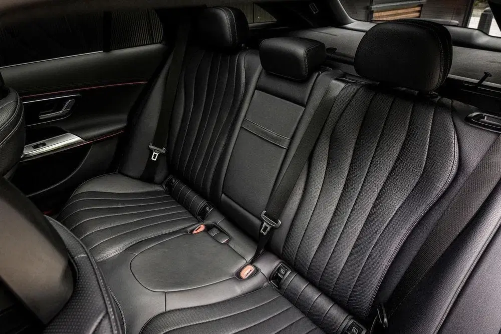 Mercedes-Benz E-Klasse 300 e Exclusive Line uit 2025, foto 8