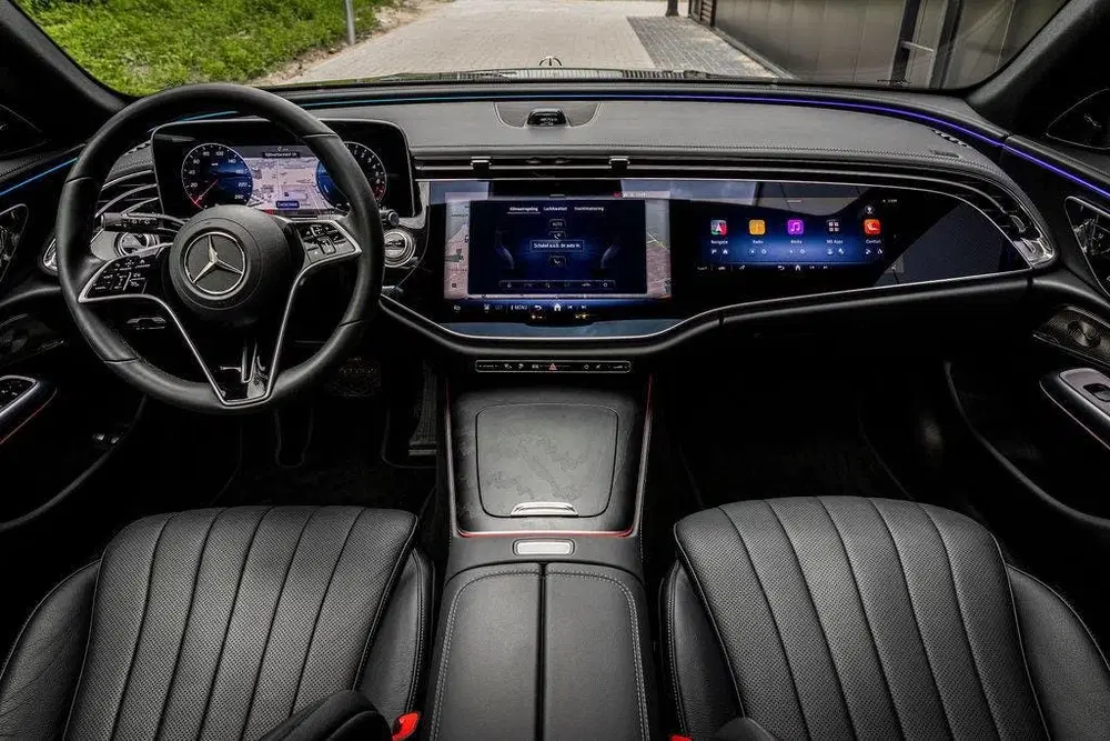 Mercedes-Benz E-Klasse 300 e Exclusive Line uit 2025, foto 9