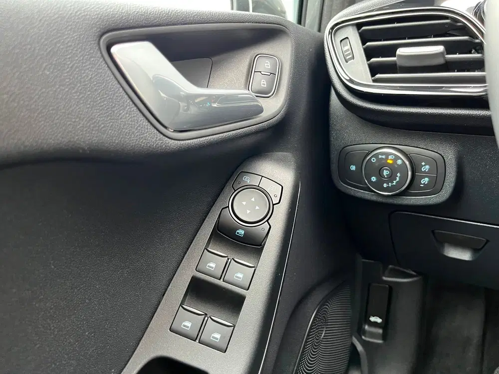 Ford Fiesta 1.0 EcoBoost Hybrid Titanium NLAuto uit 2022, foto 15