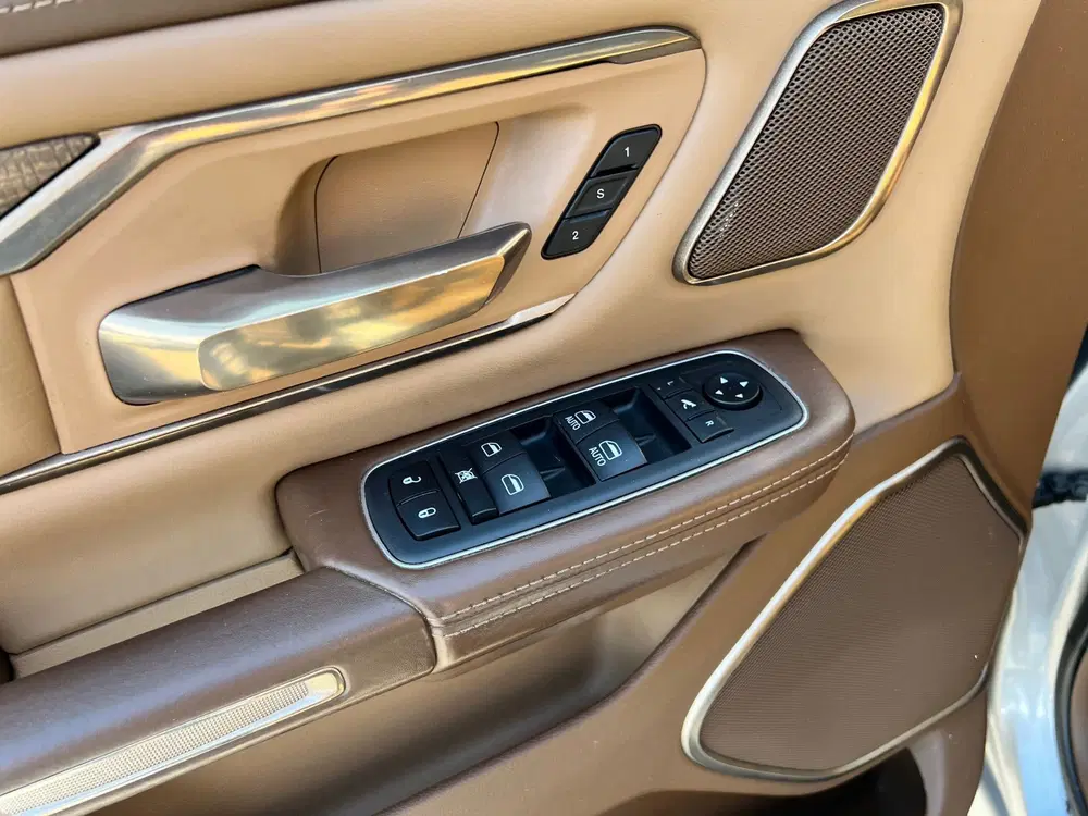Dodge RAM 5.7 V8 4x4 Crew Cab Longhorn uit 2021, foto 13