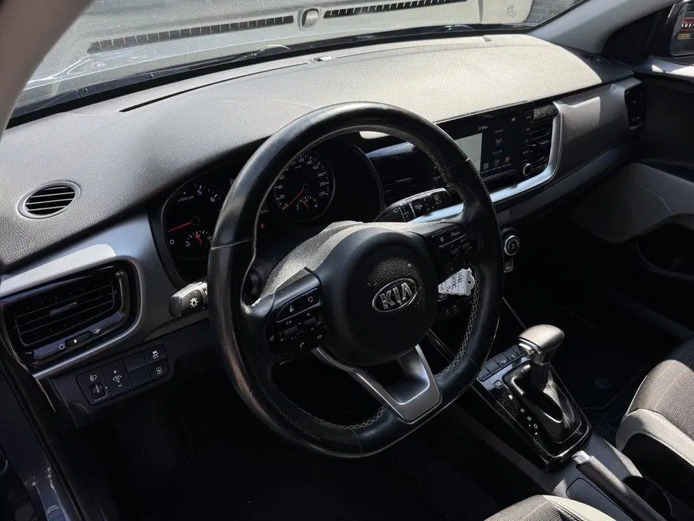 Kia Stonic 1.0 T-GDi ExecutiveLine Automaat Climate C uit 2019, foto 3