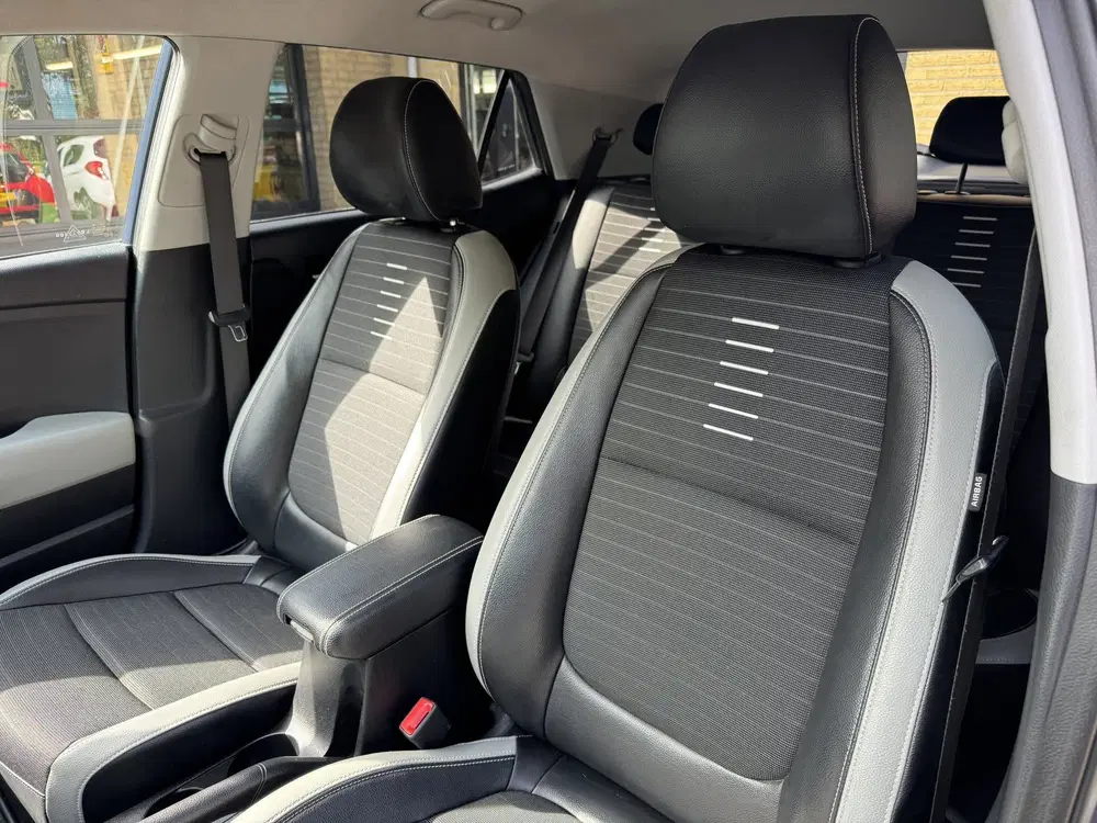 Kia Stonic 1.0 T-GDi ExecutiveLine Automaat Climate C uit 2019, foto 4
