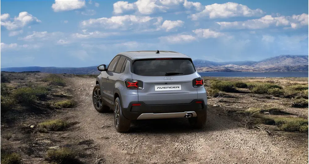 Jeep Avenger 1.2 e-Hybrid Summit uit 2025, foto 3