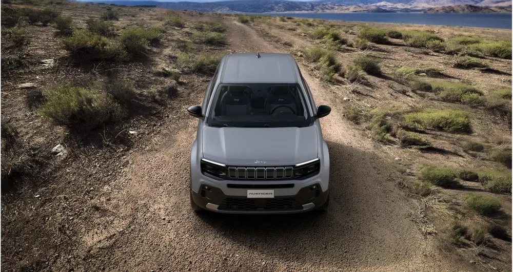 Jeep Avenger 1.2 e-Hybrid Summit uit 2025, foto 4