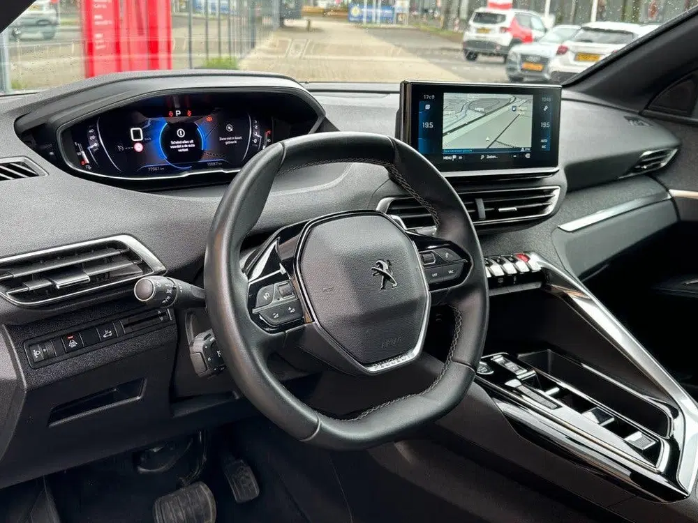 Peugeot 5008 1.2 PT Allure Pack Business uit 2023, foto 3
