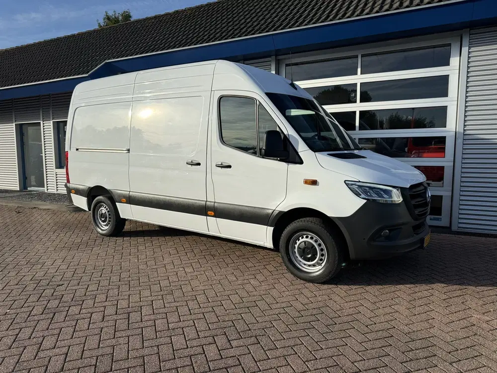 Mercedes-Benz Sprinter 317 1.9 CDI L2H2 RWD MBUX10 uit 2024, foto 2