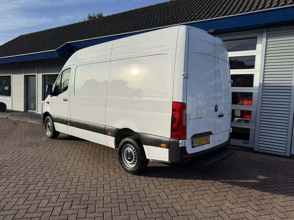 Mercedes-Benz Sprinter 317 1.9 CDI L2H2 RWD MBUX10 uit 2024, foto 3