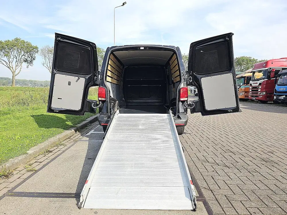 Volkswagen Transporter 2.0 TDI ac automaat euro6 uit 2022, foto 10