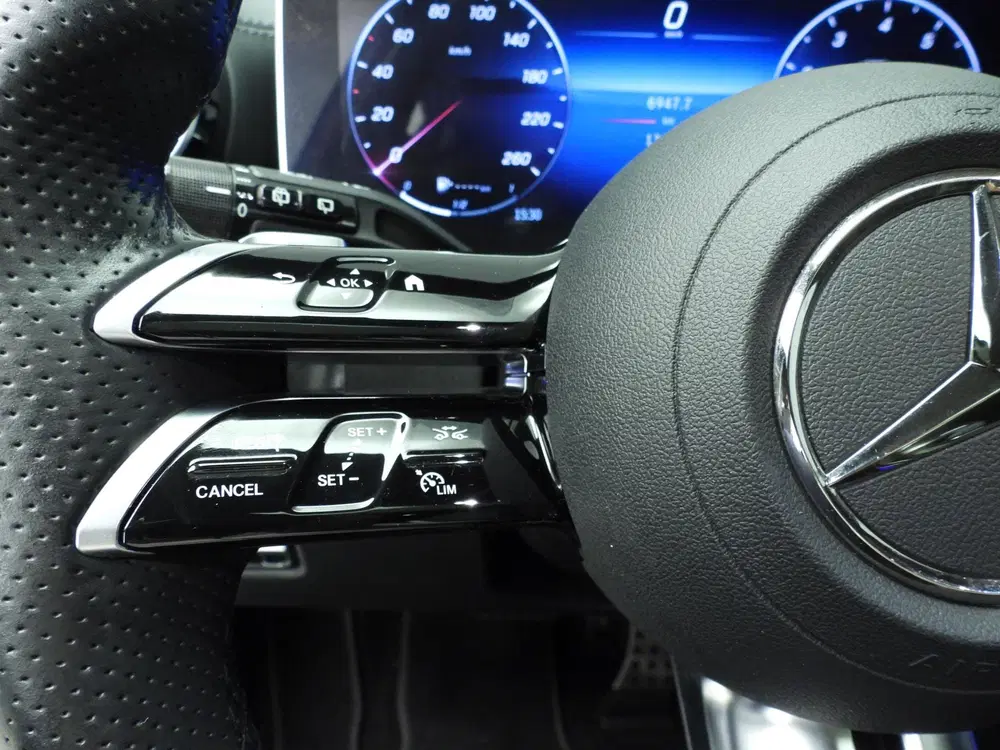 Mercedes-Benz C-Klasse 200 Launch Edition AMG Line uit 2022, foto 13