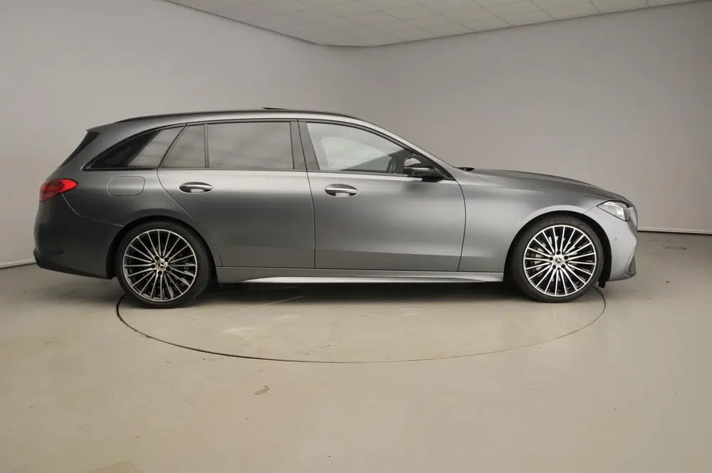 Mercedes-Benz C-Klasse 200 Launch Edition AMG Line uit 2022, foto 4