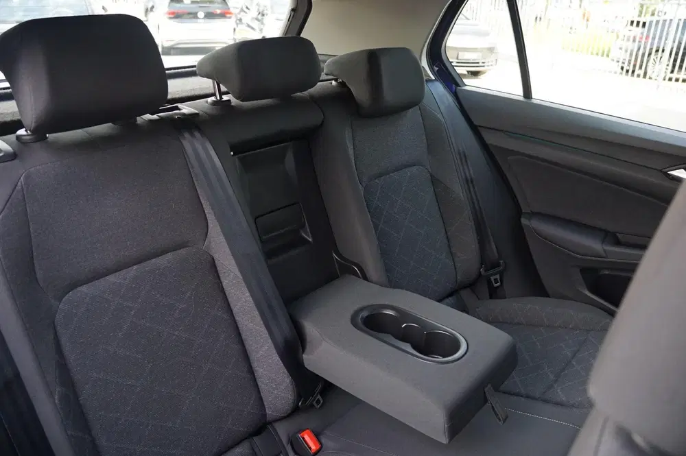 Volkswagen Golf 1.0 eTSI 110pk DSG Life uit 2023, foto 14