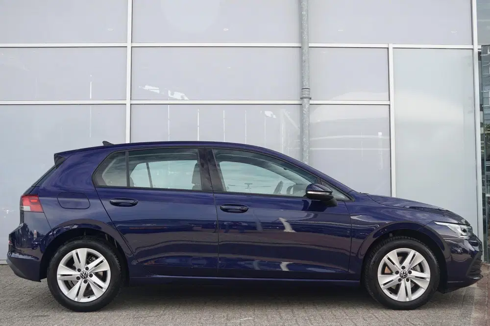 Volkswagen Golf 1.0 eTSI 110pk DSG Life uit 2023, foto 3