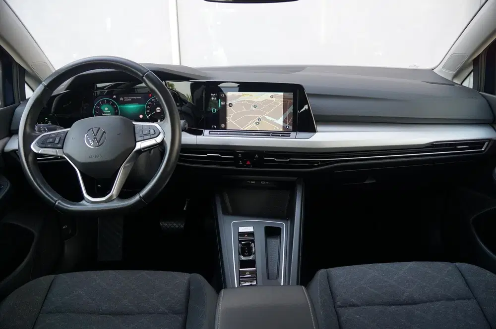 Volkswagen Golf 1.0 eTSI 110pk DSG Life uit 2023, foto 5
