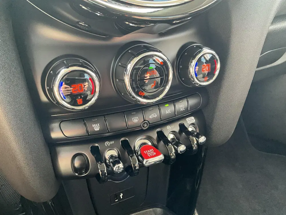 Mini Cooper 1.5 Cooper Camden Edition uit 2023, foto 13