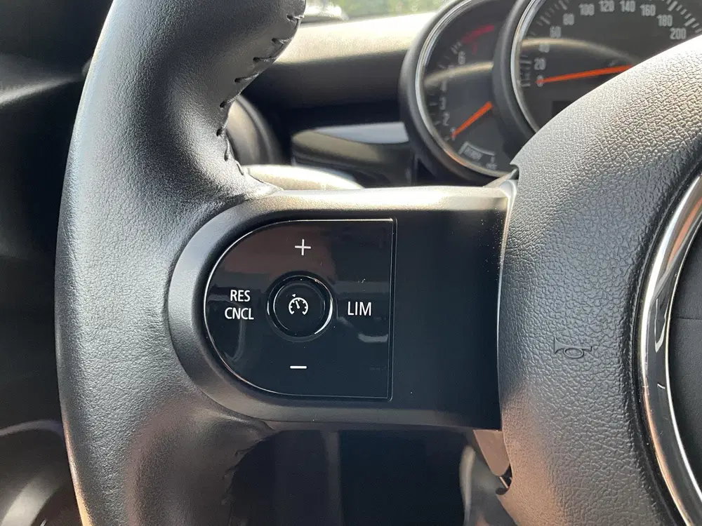 Mini Cooper 1.5 Cooper Camden Edition uit 2023, foto 14