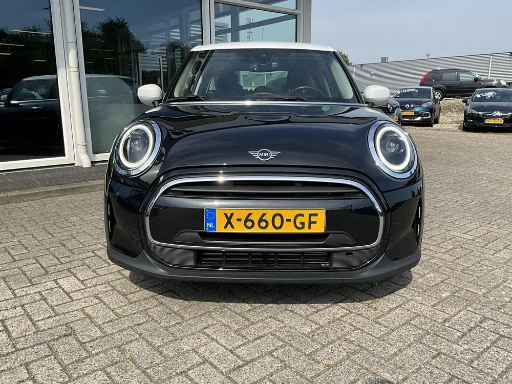Mini Cooper 1.5 Cooper Camden Edition uit 2023, foto 2