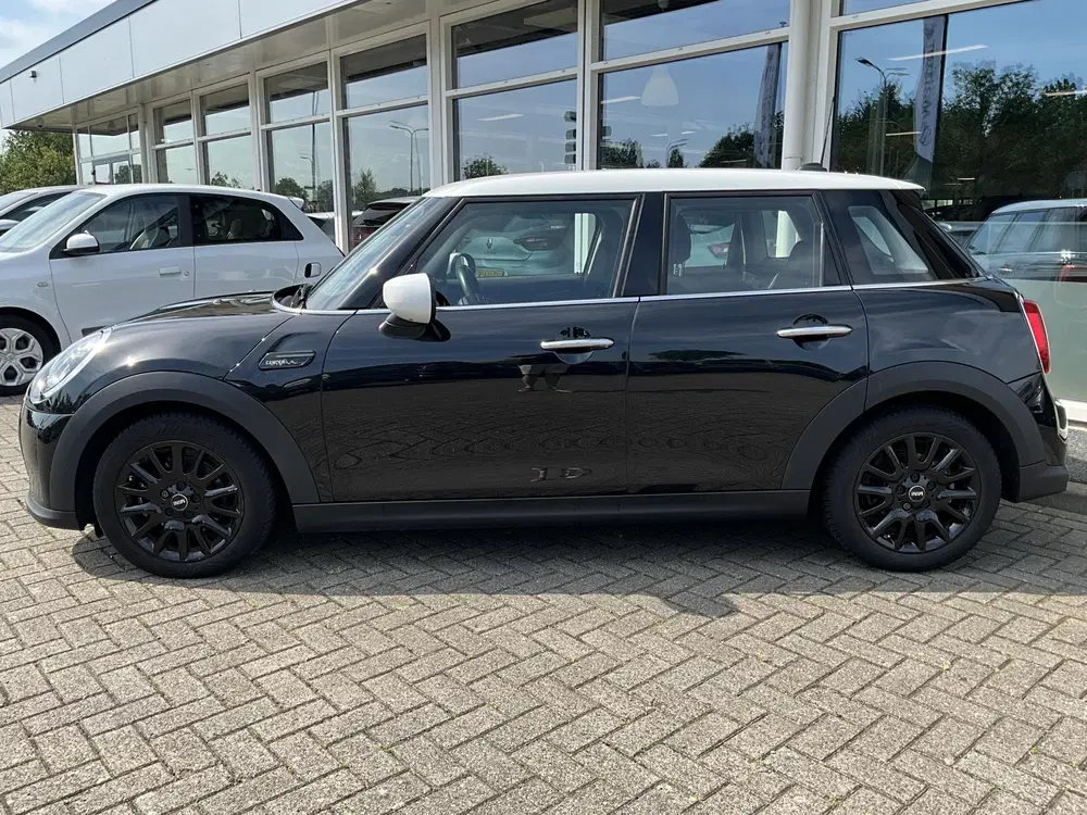 Mini Cooper 1.5 Cooper Camden Edition uit 2023, foto 6