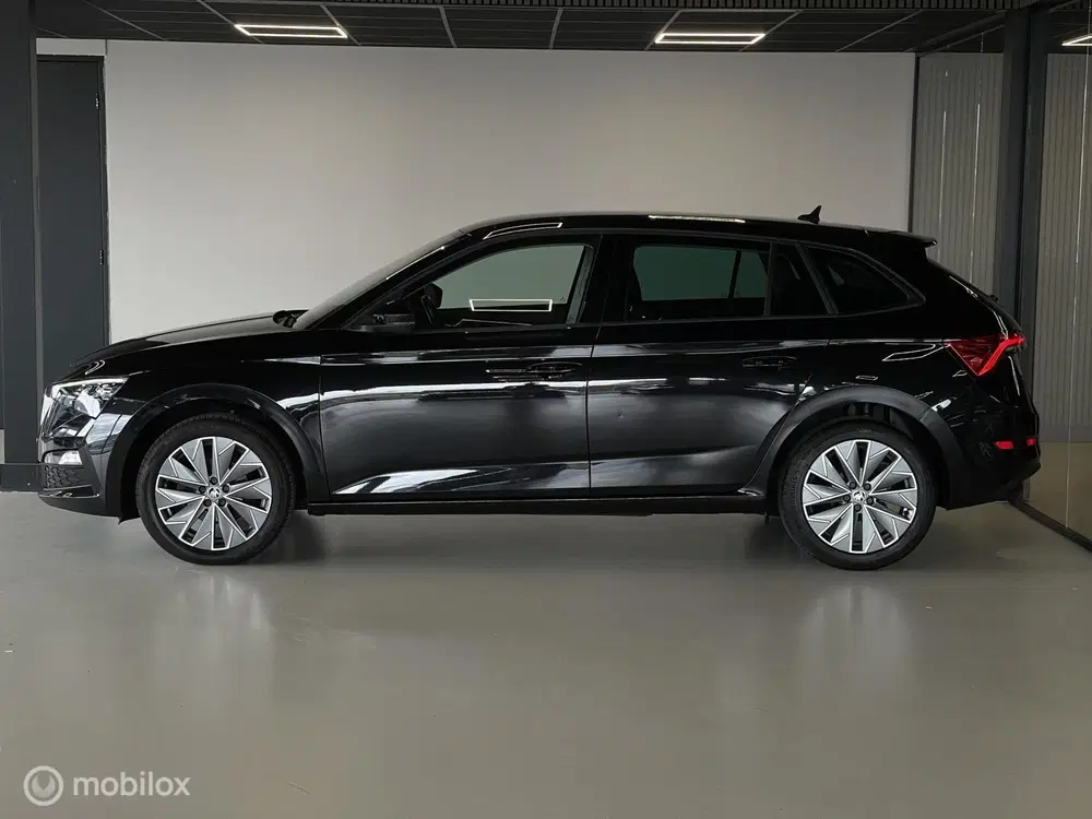 Skoda Scala Tour 1.0 TSI DSG uit 2023, foto 2