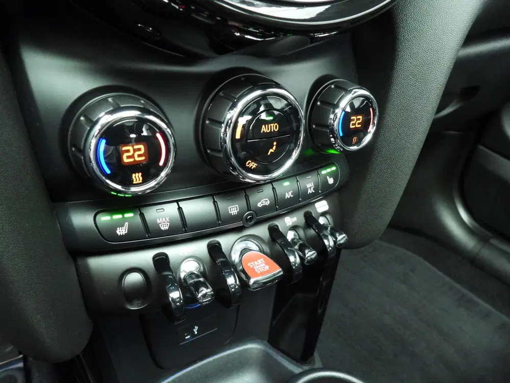 Mini John Cooper Works 2.0 John Cooper Works Essential uit 2022, foto 14