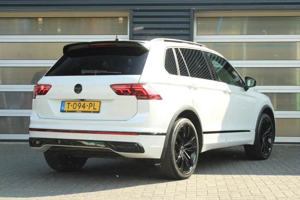 Volkswagen Tiguan 1.4 TSI 245pk eHybrid R-Line Business uit 2023, foto 2
