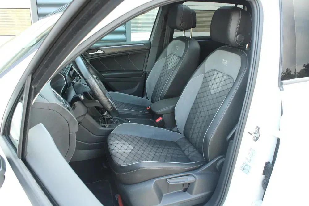 Volkswagen Tiguan 1.4 TSI 245pk eHybrid R-Line Business uit 2023, foto 4