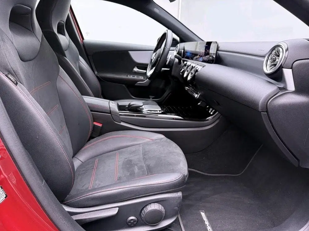 Mercedes-Benz A-Klasse 180 AMG Nightpakket uit 2022, foto 5