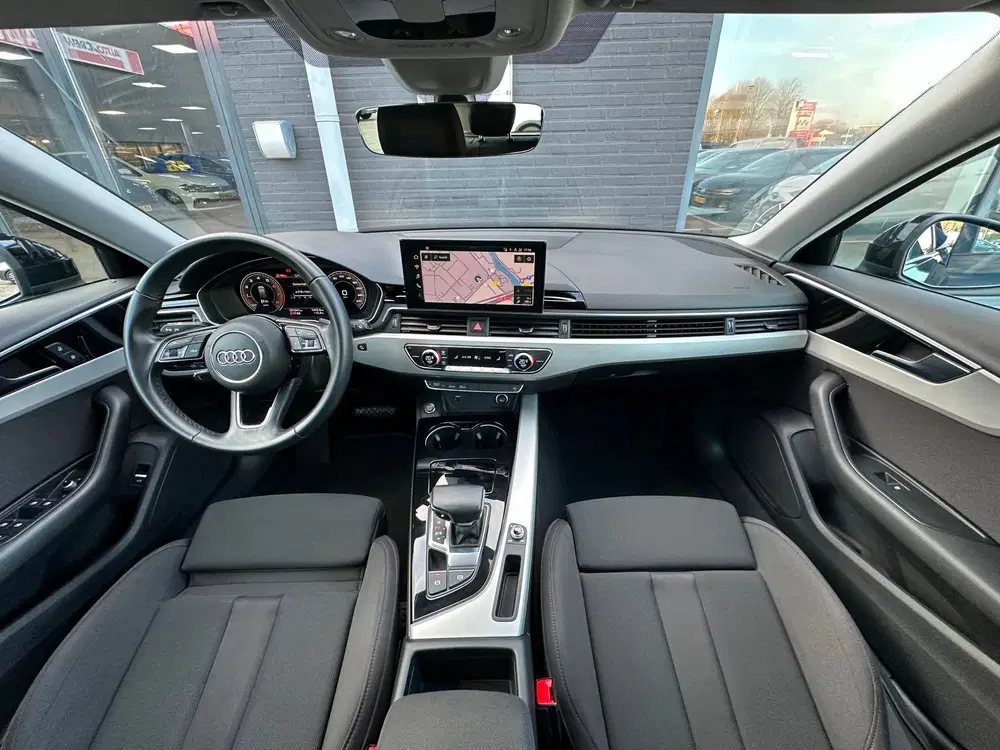 Audi A4 35 TFSI Advanced Edition uit 2022, foto 2
