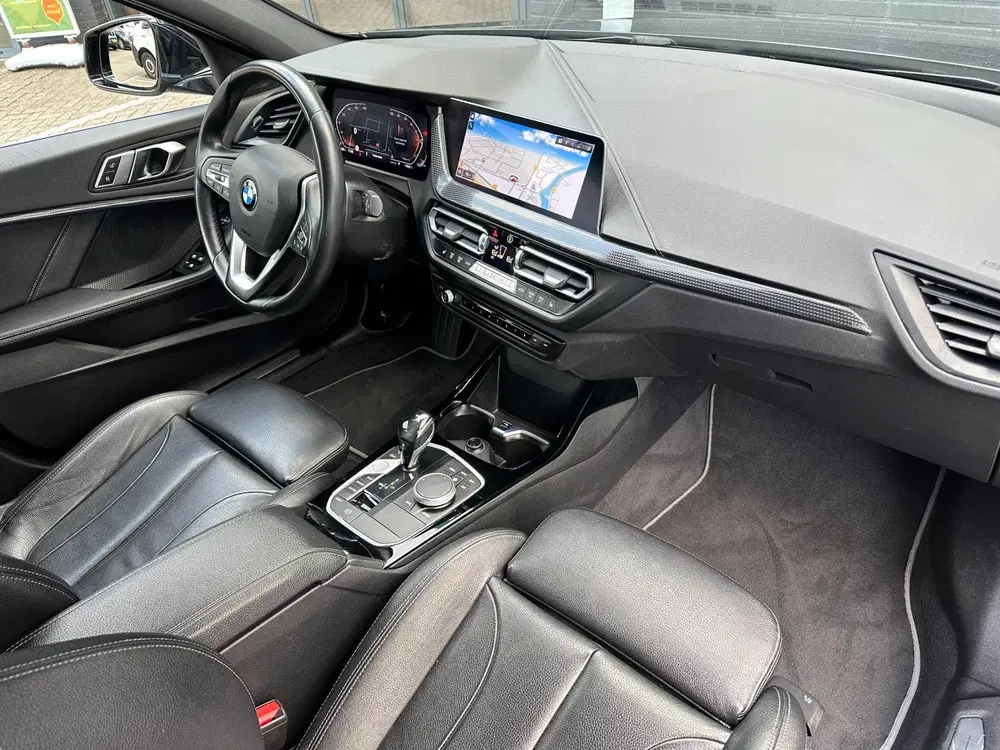 BMW 1-serie 118i Business Edition Plus uit 2021, foto 14