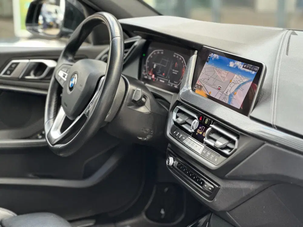 BMW 1-serie 118i Business Edition Plus uit 2021, foto 15