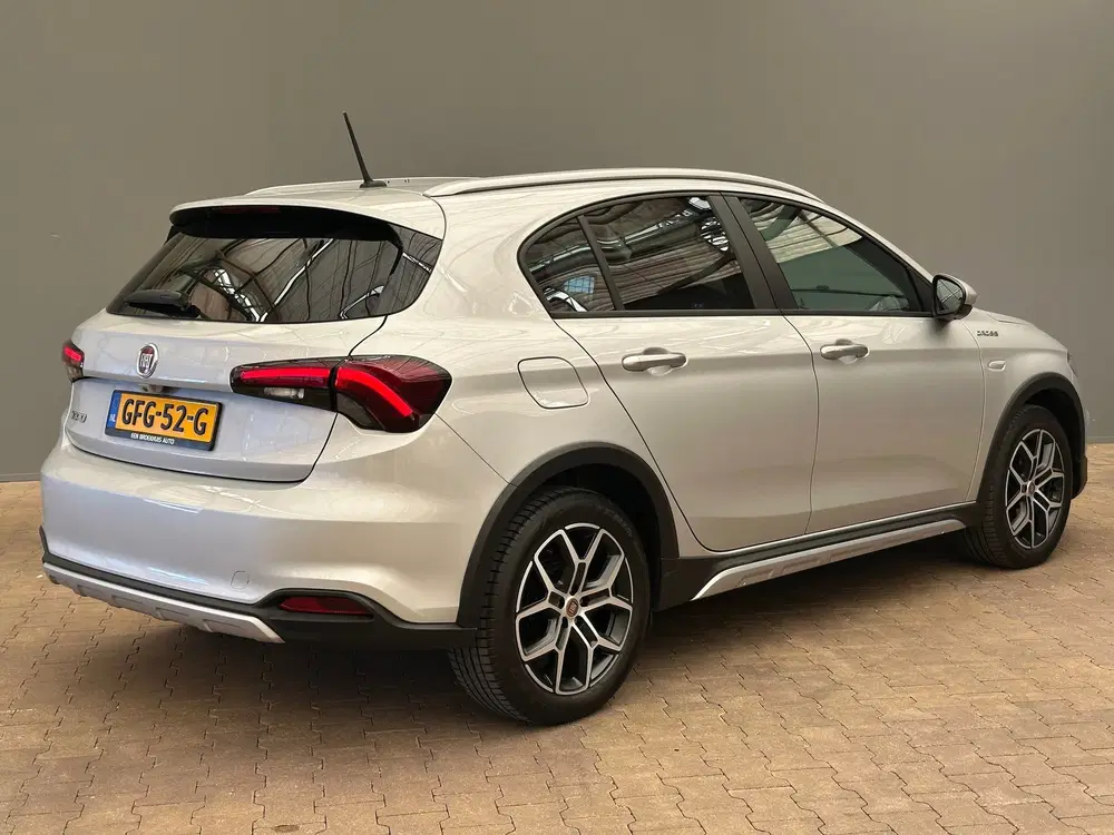 Fiat Tipo 1.0 Cross uit 2023, foto 2