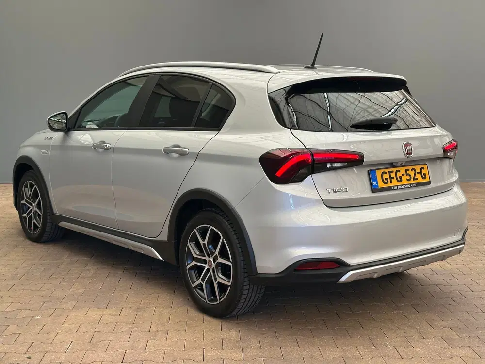 Fiat Tipo 1.0 Cross uit 2023, foto 8