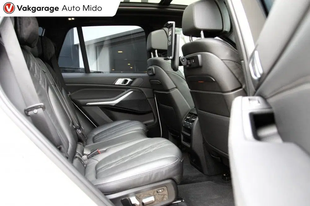 BMW X5 xDrive40i High Executive M-Sport uit 2020, foto 11