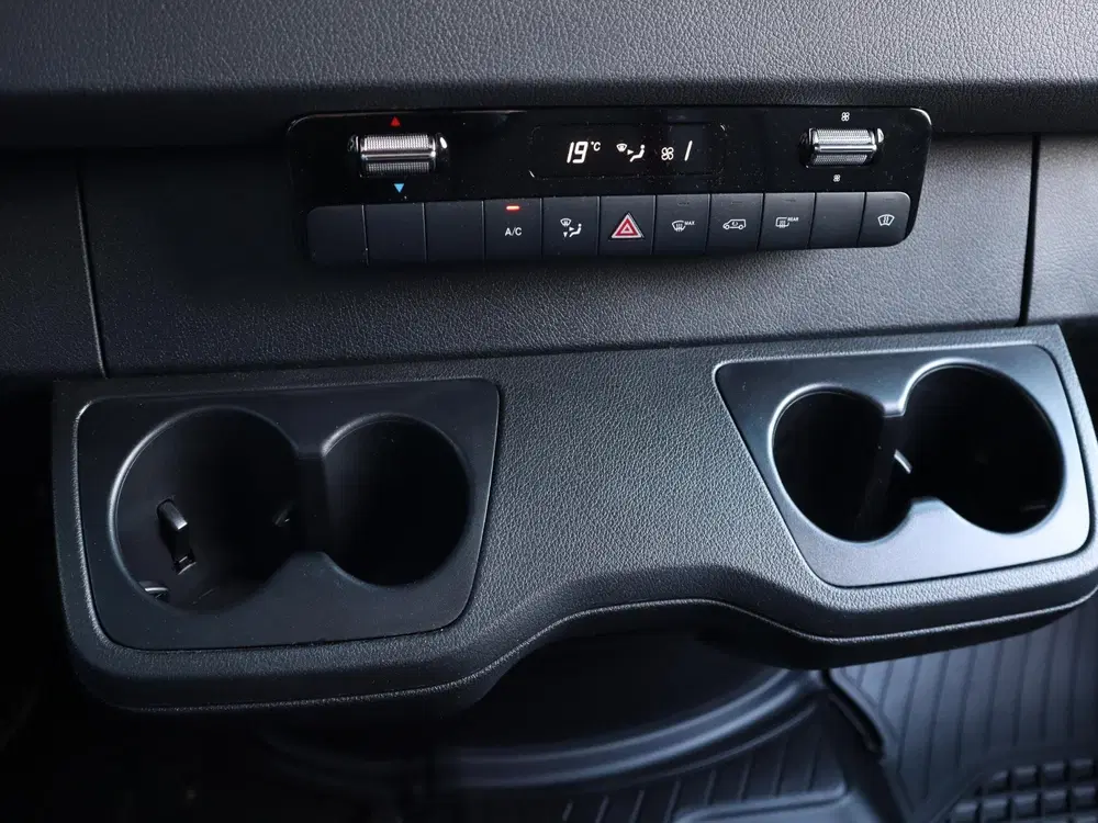 Mercedes-Benz Sprinter 319 CDI L2H2 SELECT uit 2024, foto 15