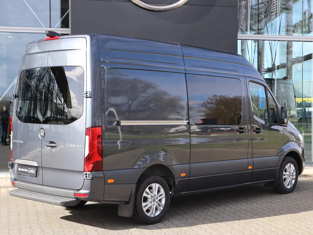 Mercedes-Benz Sprinter 319 CDI L2H2 SELECT uit 2024, foto 3