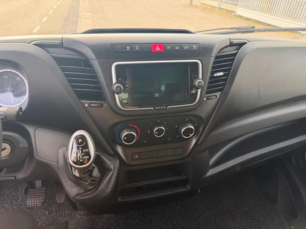 Iveco Daily Daily Bakwagen Automaat uit 2022, foto 14