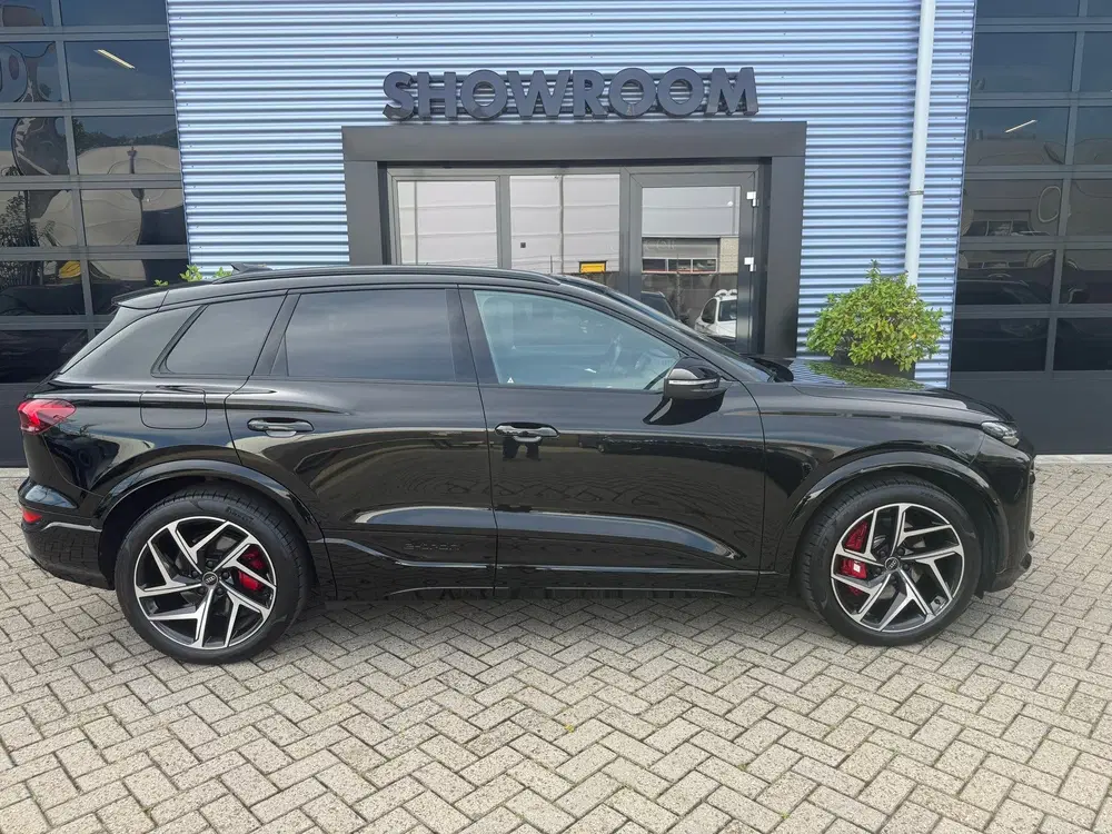 Audi Q6 e-tron SQ6 quattro 100 kWh PANO uit 2024, foto 13