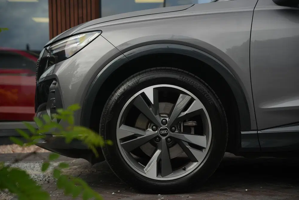 Audi Q4 e-tron 35 Launch edition Advanced 55 kWh Verkeers uit 2021, foto 10