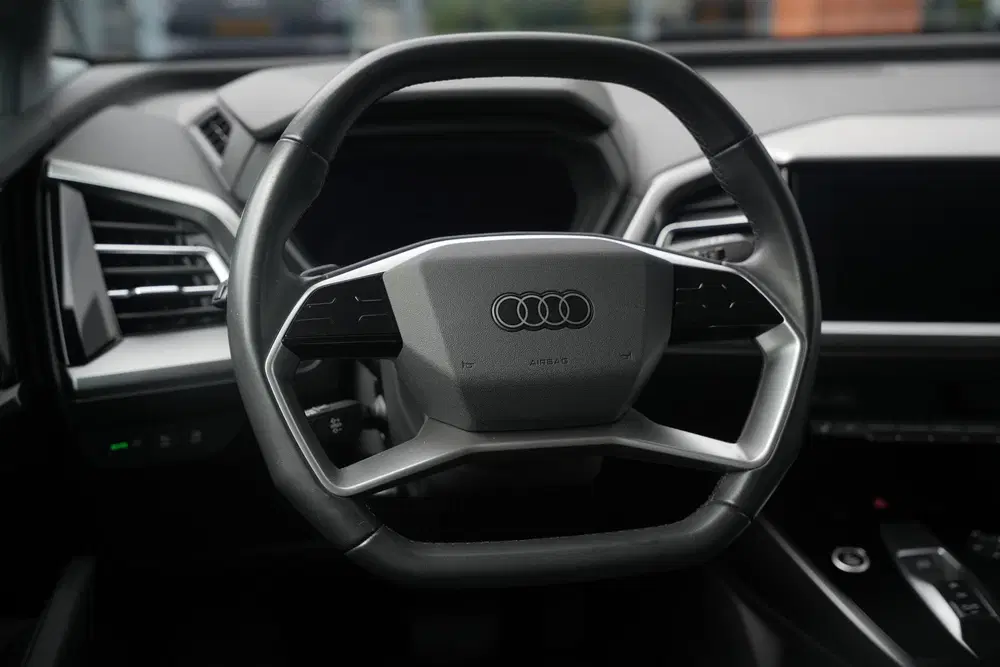 Audi Q4 e-tron 35 Launch edition Advanced 55 kWh Verkeers uit 2021, foto 15