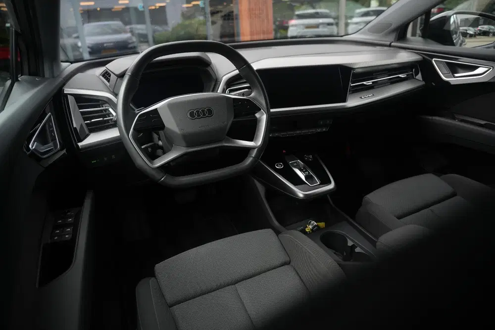 Audi Q4 e-tron 35 Launch edition Advanced 55 kWh Verkeers uit 2021, foto 6