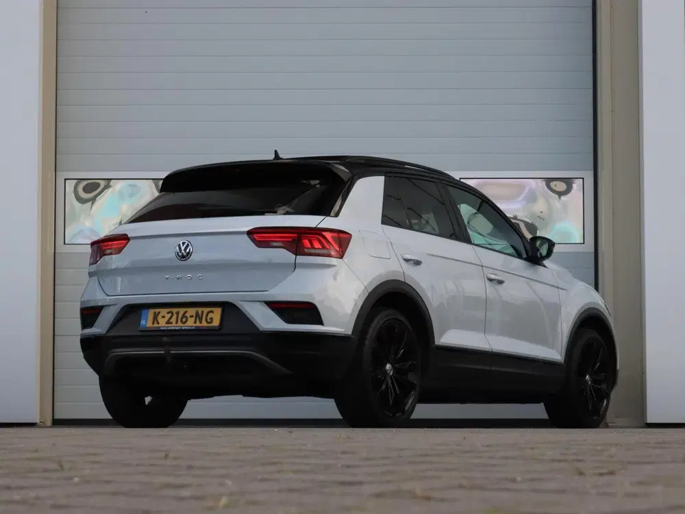 Volkswagen T-Roc 1.5 TSI 150PK Sport uit 2020, foto 2