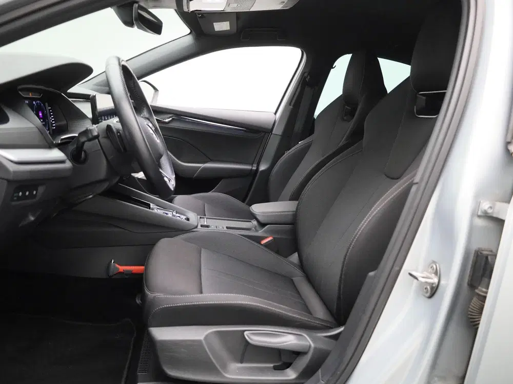 Skoda Octavia 1.0 e-TSI Sport Business uit 2022, foto 11