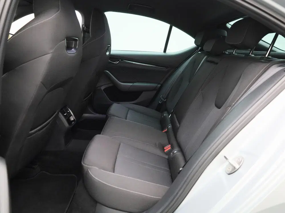 Skoda Octavia 1.0 e-TSI Sport Business uit 2022, foto 12