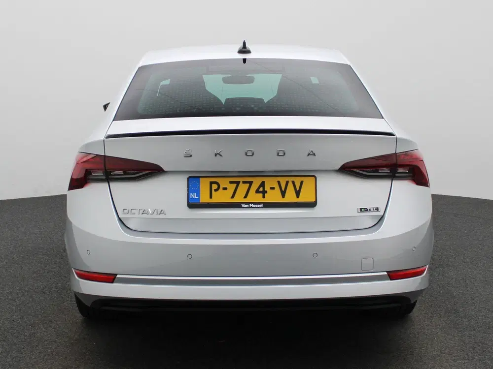 Skoda Octavia 1.0 e-TSI Sport Business uit 2022, foto 6